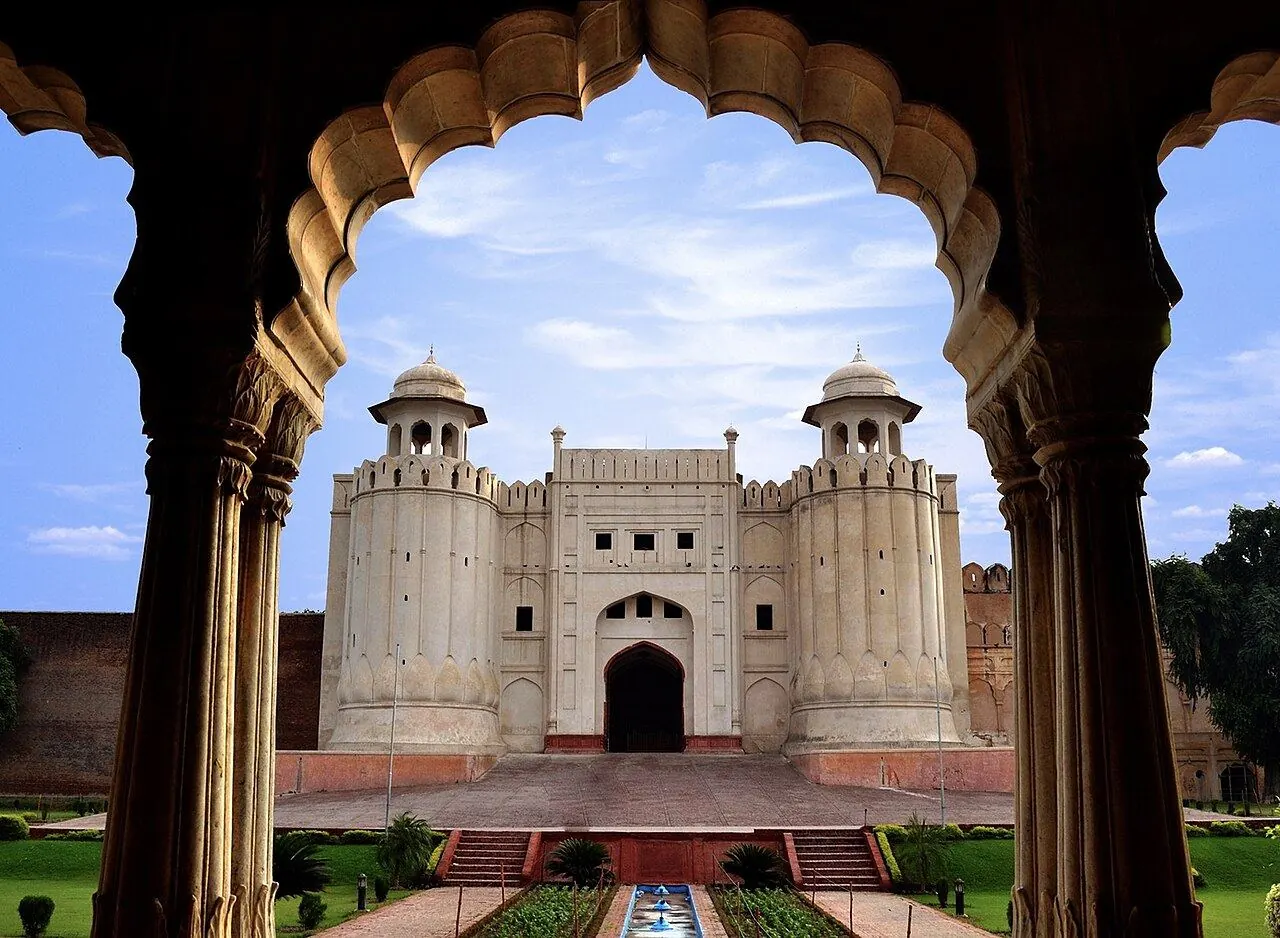 Badshahi Mosque skyline in Lahore